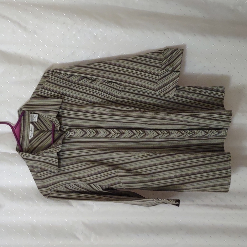 🍂3/$30 Quigg Woman blouse, size 18, Green